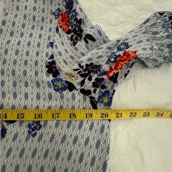 New directions boho blouses over head with ties at neck with bell sleeves Size M - Picture 6 of 9